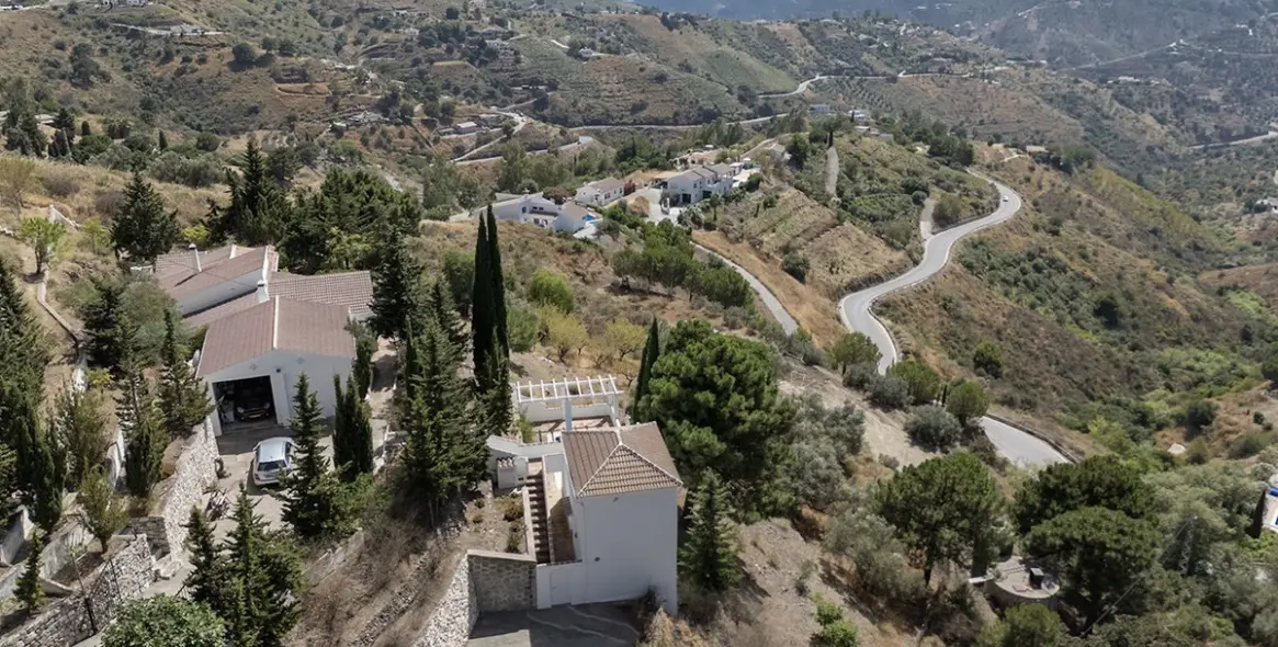 Продажа  отдельно стоящей виллы в Cómpeta 25