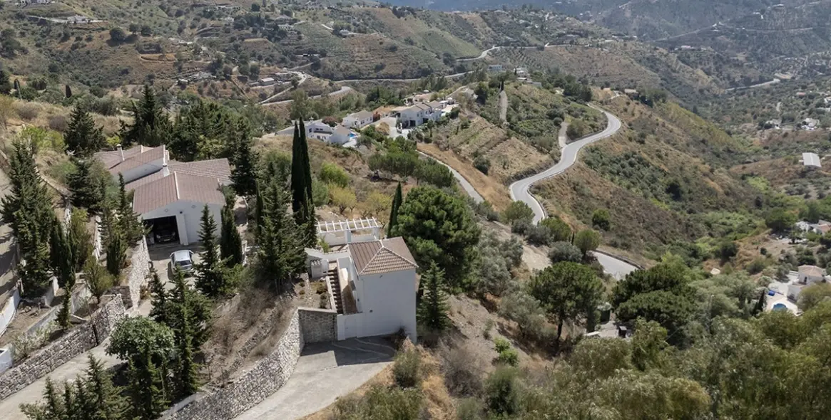 Продажа  отдельно стоящей виллы в Cómpeta 26