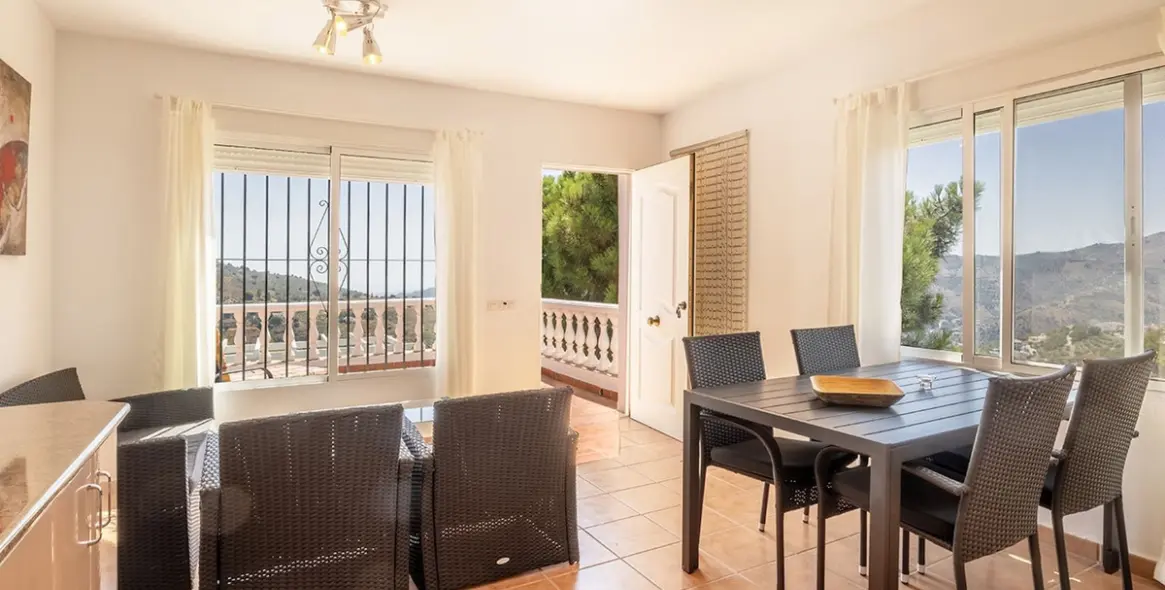 Продажа  отдельно стоящей виллы в Cómpeta 41