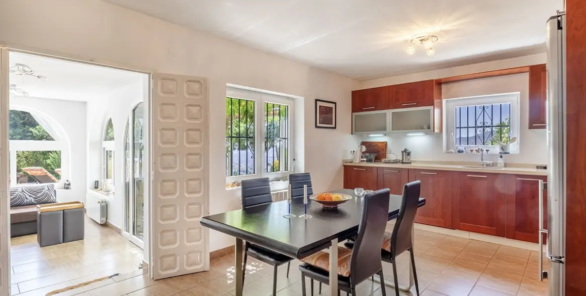 Продажа  отдельно стоящей виллы в Cómpeta 48