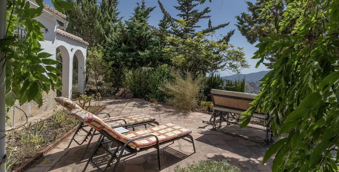 Продажа  отдельно стоящей виллы в Cómpeta 71