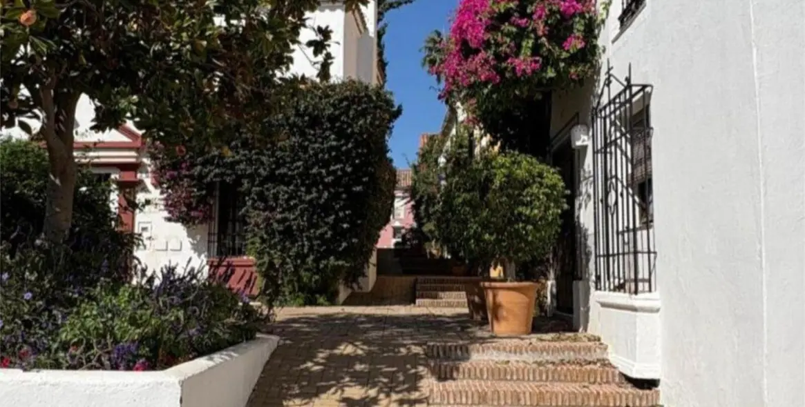 Продажа таунхауса в Guadalmina Baja 11