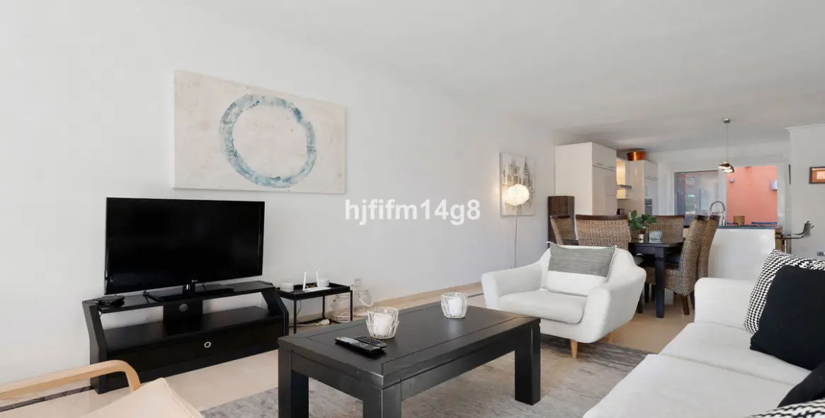 Sale of ground floor apartment in Nueva Andalucía 5