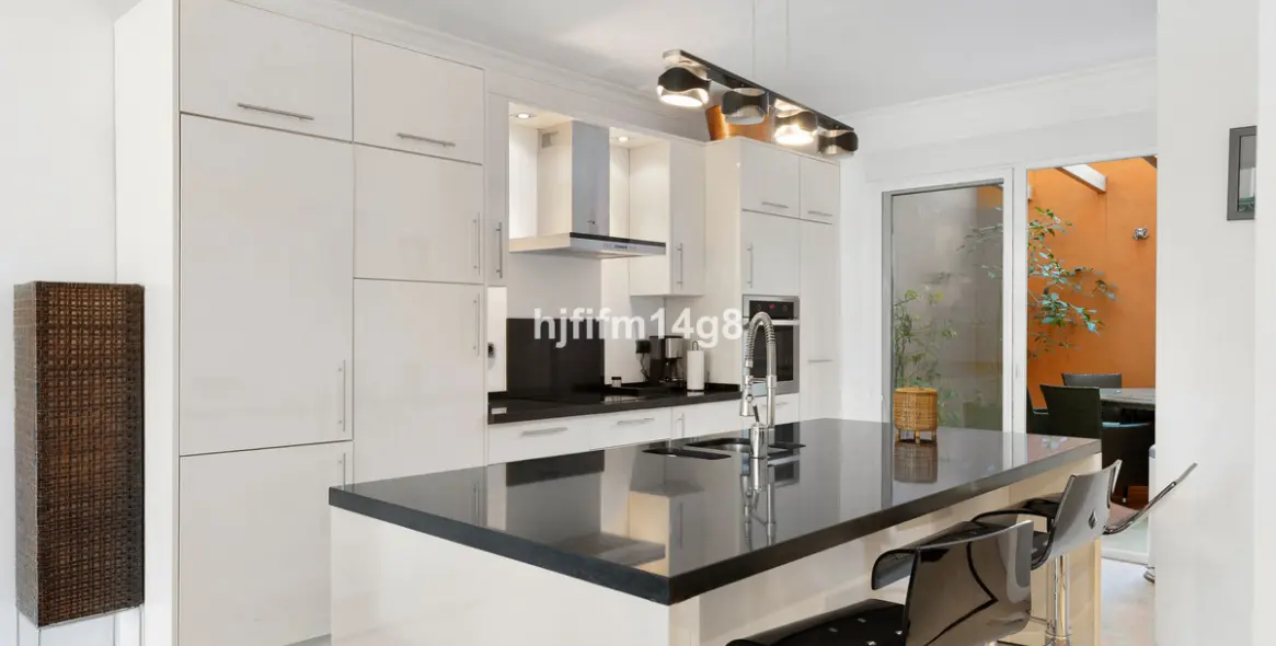 Sale of ground floor apartment in Nueva Andalucía 9