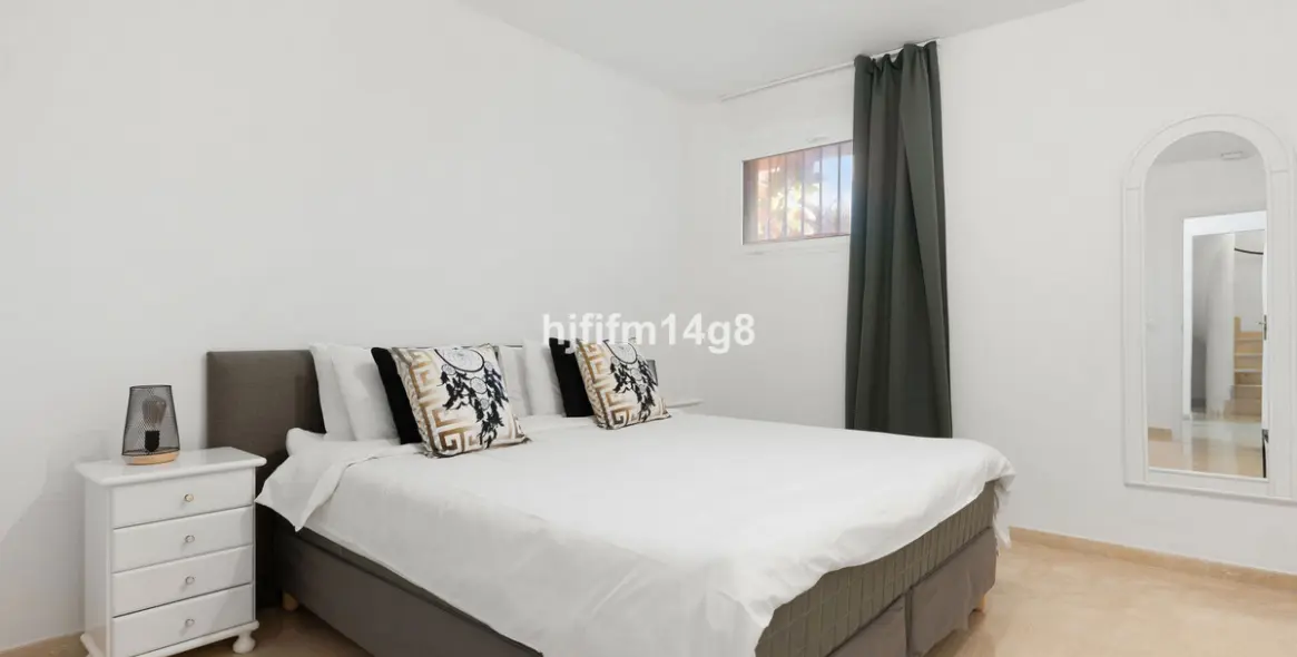 Sale of ground floor apartment in Nueva Andalucía 17