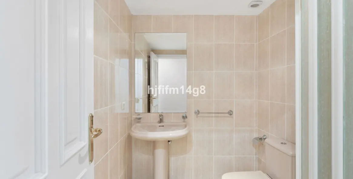 Sale of ground floor apartment in Nueva Andalucía 18