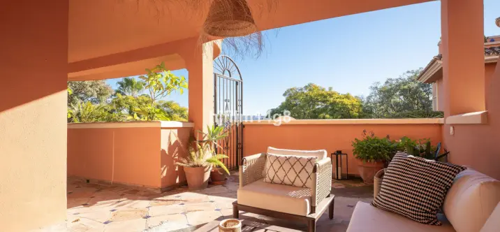 Sale of ground floor apartment in Nueva Andalucía 0