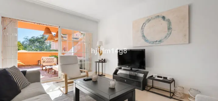 Sale of ground floor apartment in Nueva Andalucía 2