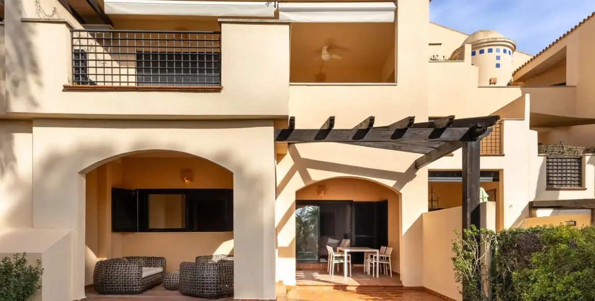 Sale of ground floor apartment in Puerto Banús 1