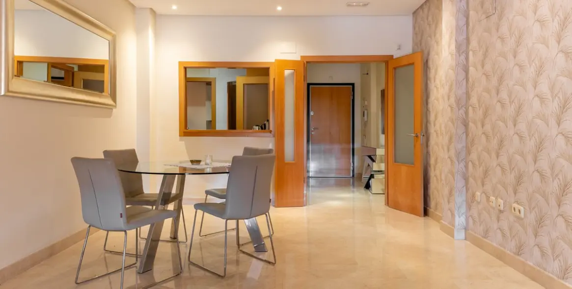 Sale of ground floor apartment in Puerto Banús 6