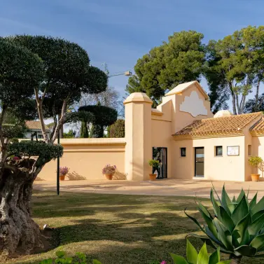 Sale of ground floor apartment in Puerto Banús