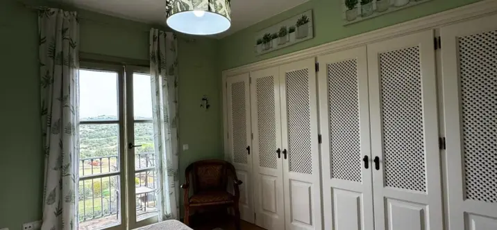 Продажа  отдельно стоящей виллы в Estepona 3