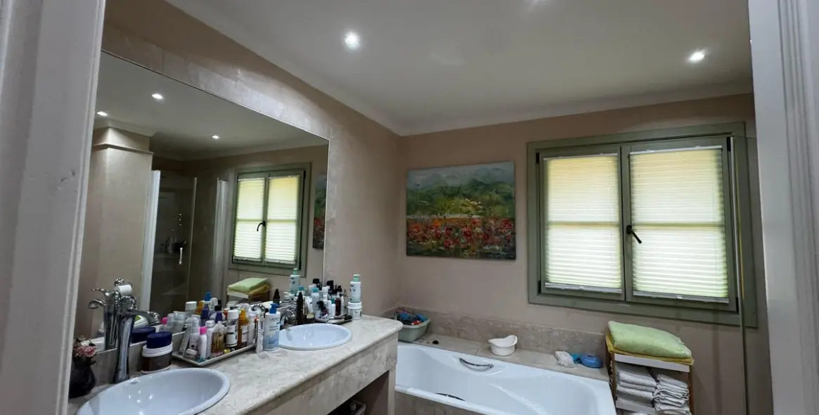 Продажа  отдельно стоящей виллы в Estepona 8