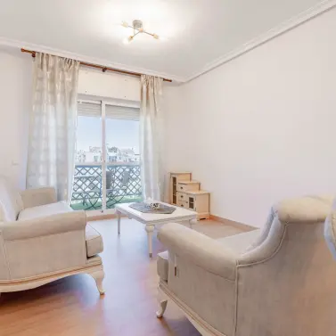 Продажа апартаментов на среднем этаже в Marbella