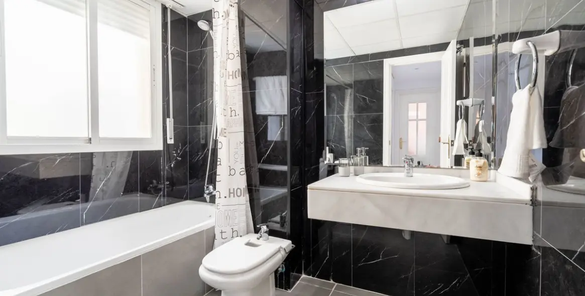 Sale of middle floor apartment in Marbella 10