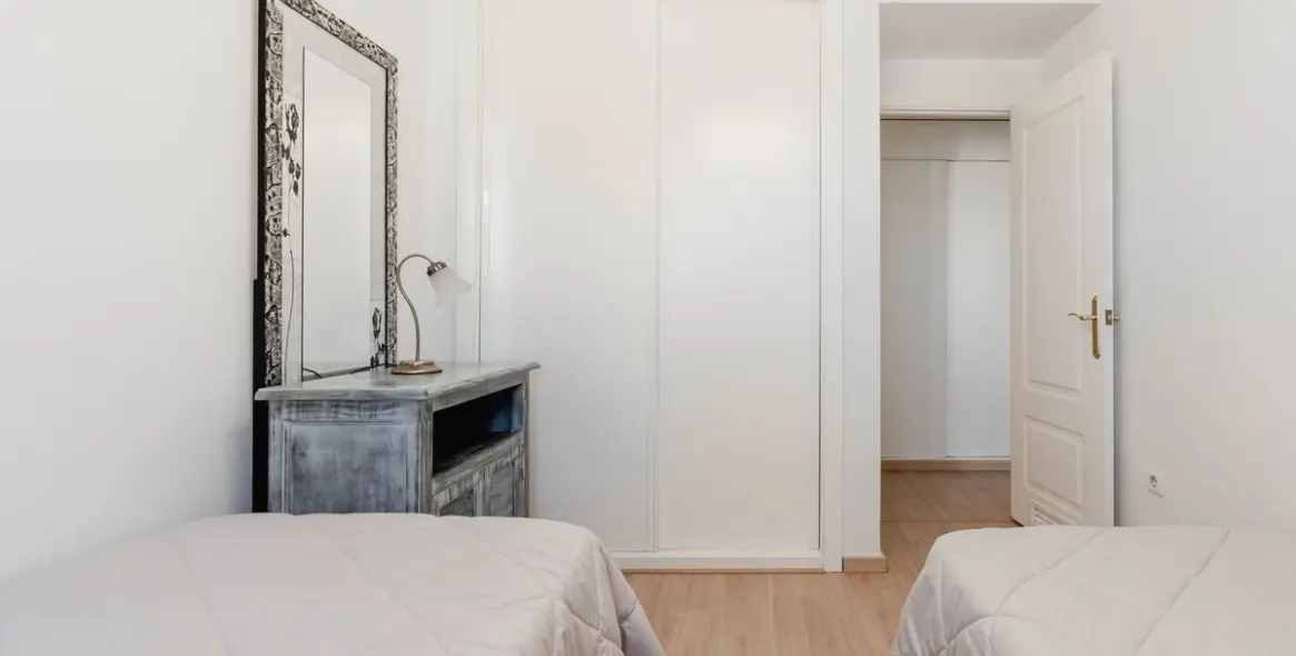 Sale of middle floor apartment in Marbella 12