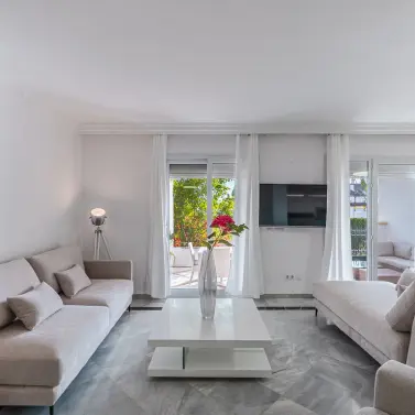 Долгосрочная аренда апартаментов на первом этаже в The Golden Mile