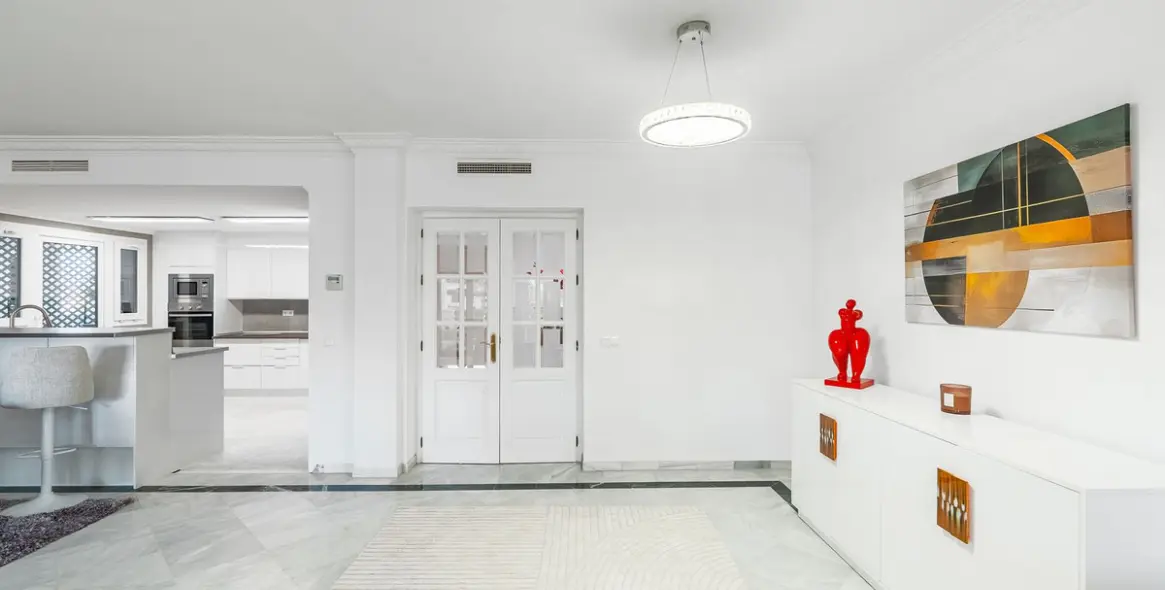 Долгосрочная аренда апартаментов на первом этаже в The Golden Mile 7