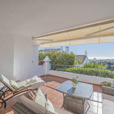 Sale of ground floor apartment in Benahavís