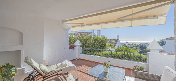 Sale of ground floor apartment in Benahavís 0