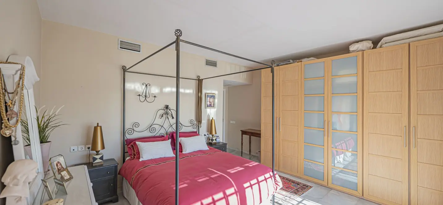 Sale of ground floor apartment in Benahavís 4