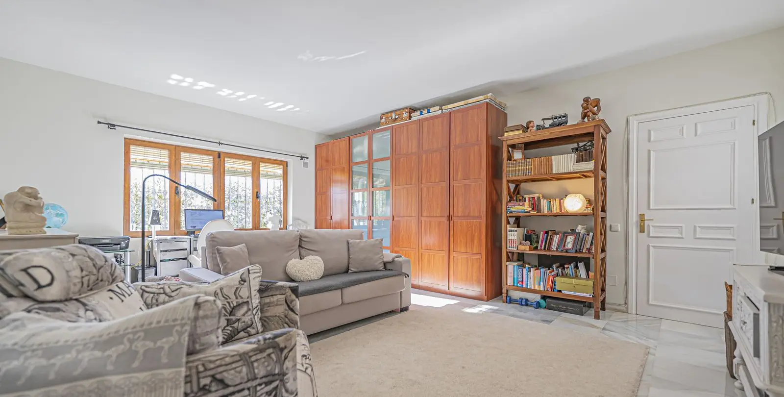Sale of ground floor apartment in Benahavís 7