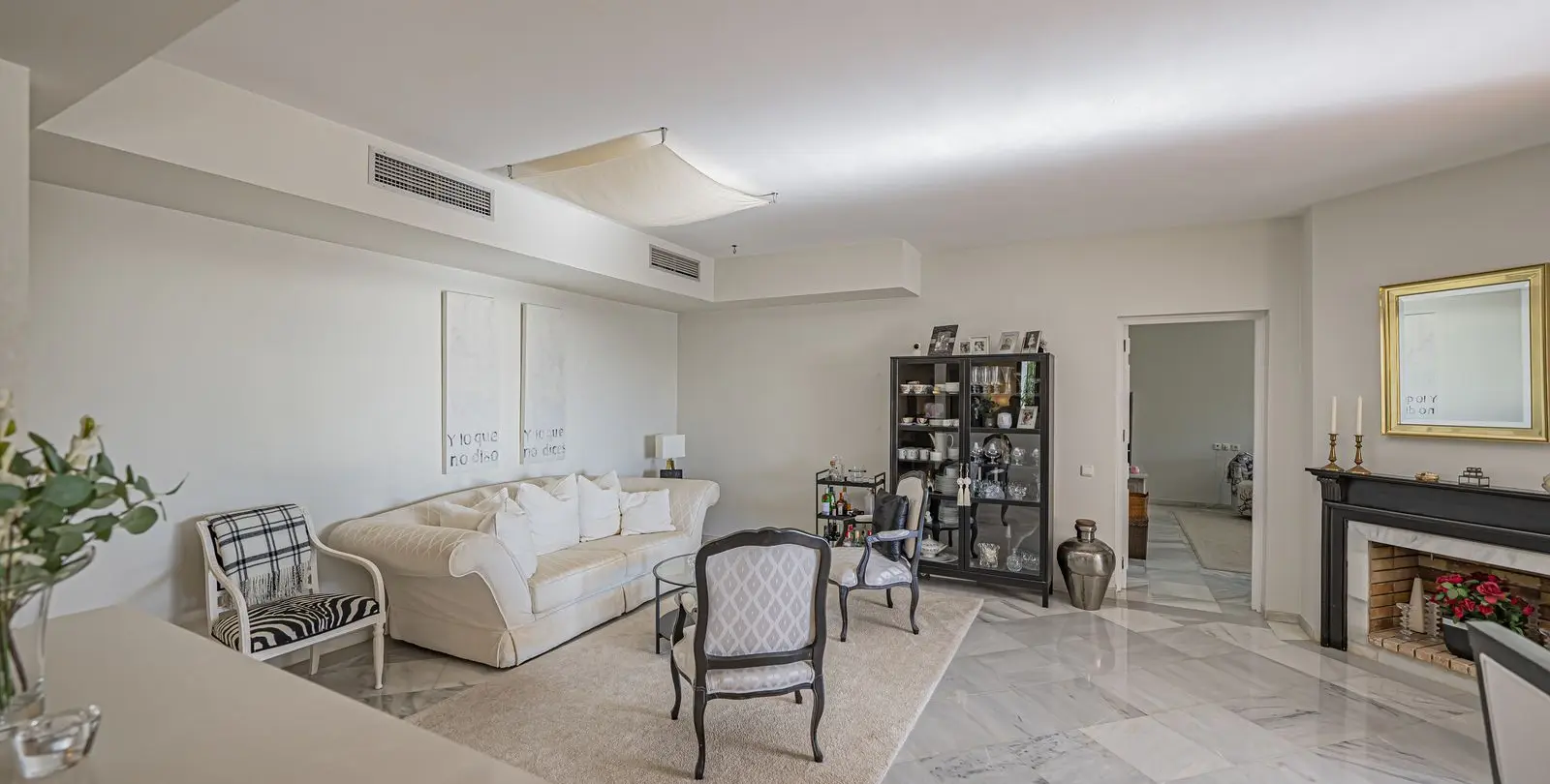 Sale of ground floor apartment in Benahavís 22