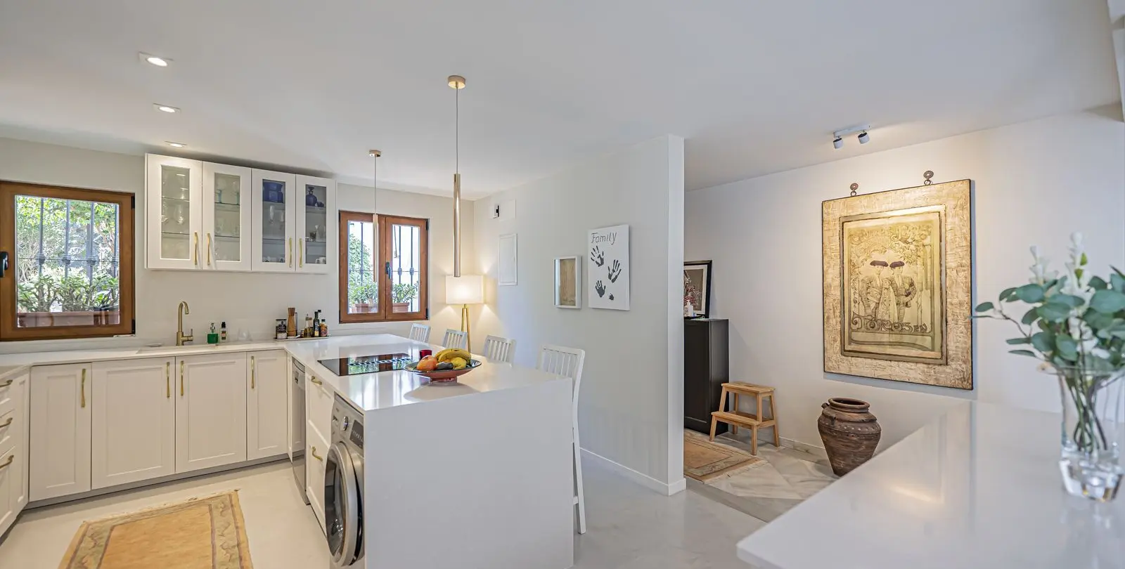 Sale of ground floor apartment in Benahavís 29
