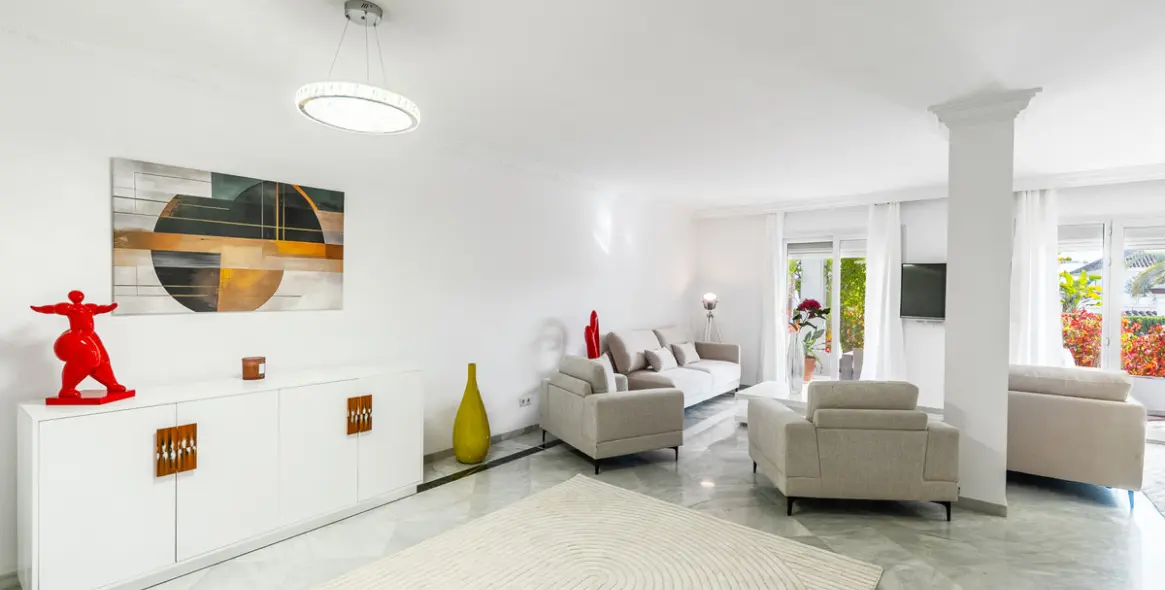 Long-term rent of ground floor apartment in The Golden Mile 11