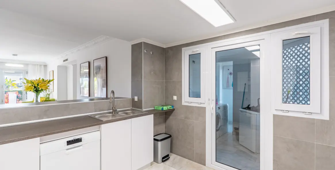 Long-term rent of ground floor apartment in The Golden Mile 14