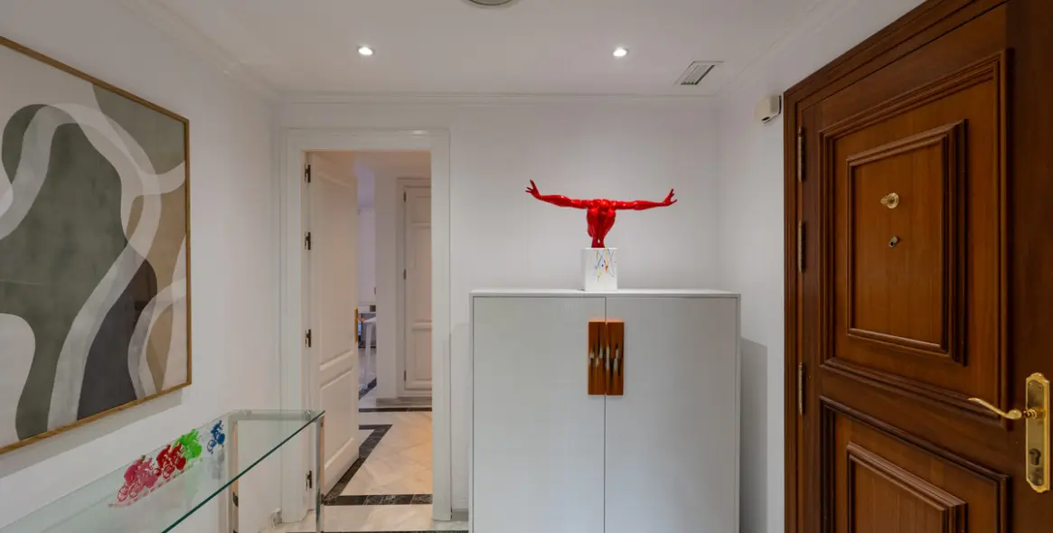 Long-term rent of ground floor apartment in The Golden Mile 30