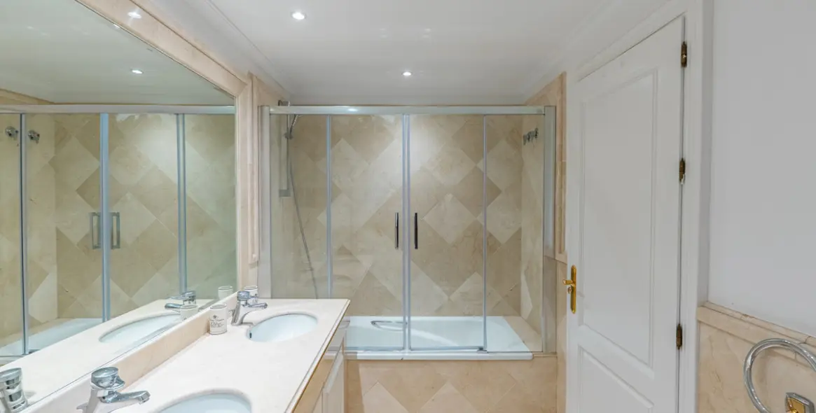 Long-term rent of ground floor apartment in The Golden Mile 35