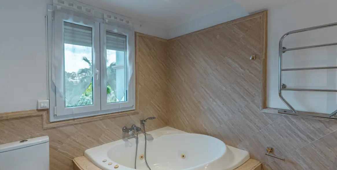 Long-term rent of ground floor apartment in The Golden Mile 36