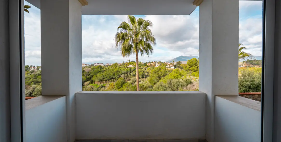 Long-term rent of ground floor apartment in The Golden Mile 40