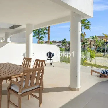 Продажа апартаментов на первом этаже в Manilva