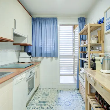 Sale of middle floor apartment in La Cala de Mijas