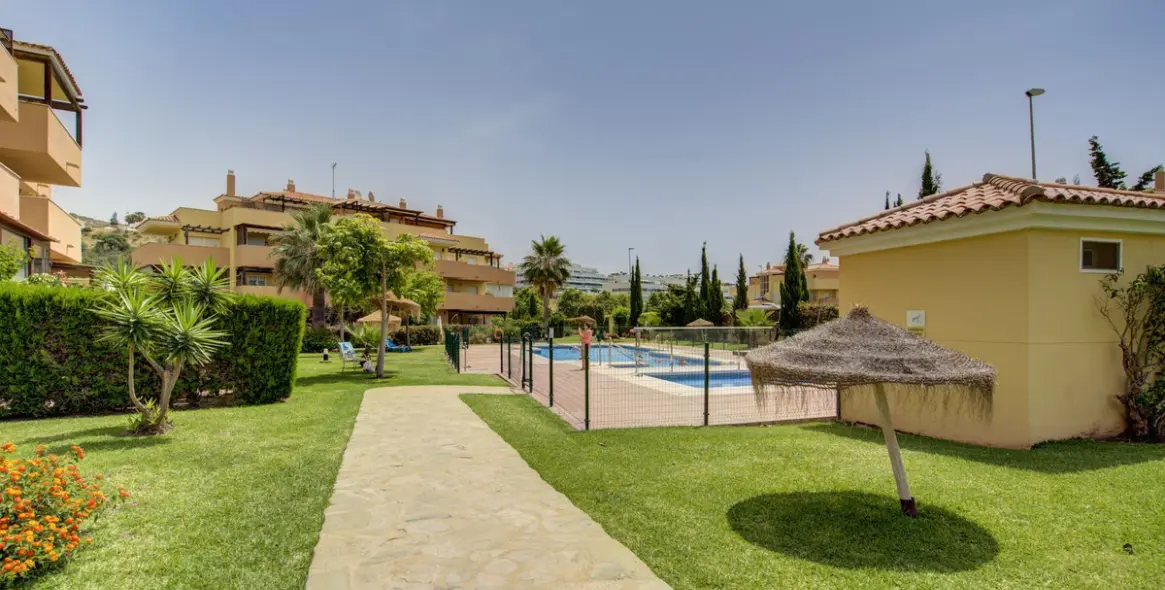 Продажа апартаментов на среднем этаже в La Cala de Mijas 28