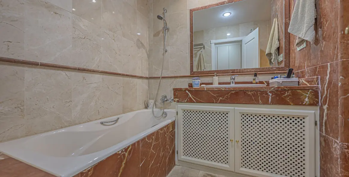 Sale of ground floor apartment in Hacienda del Sol 11