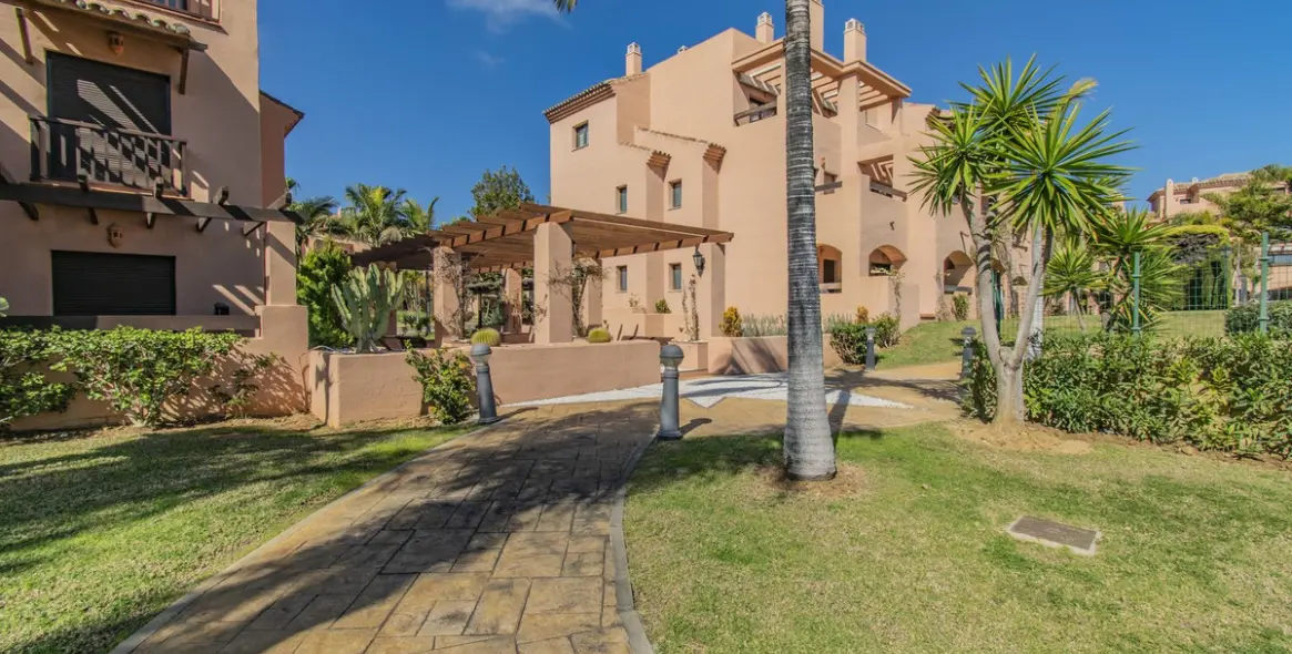 Sale of ground floor apartment in Hacienda del Sol 14