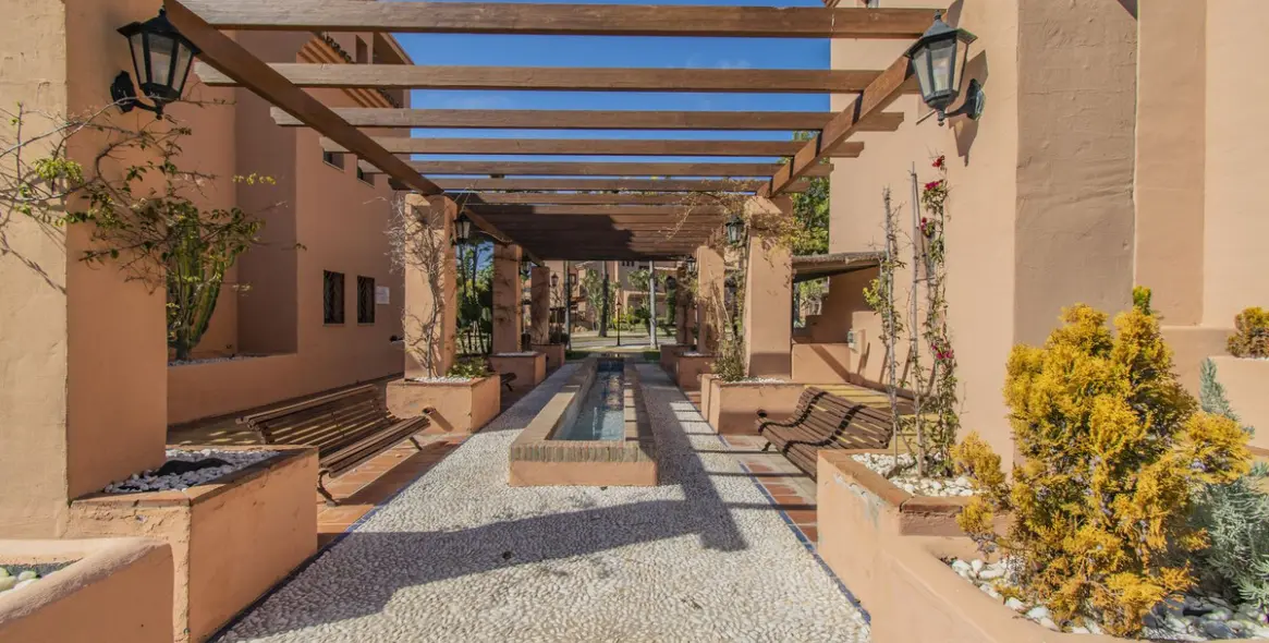 Sale of ground floor apartment in Hacienda del Sol 18