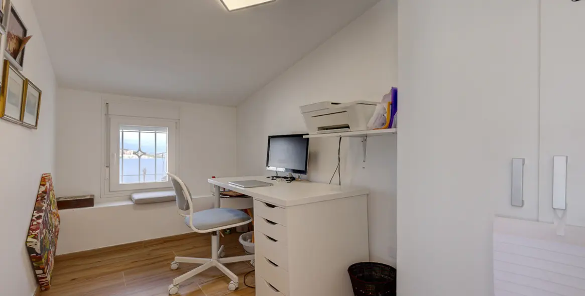 Продажа дома на две семьи в Manilva 15