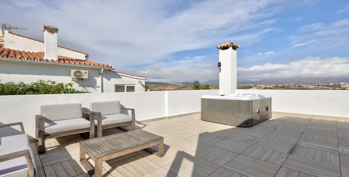 Продажа дома на две семьи в Manilva 16