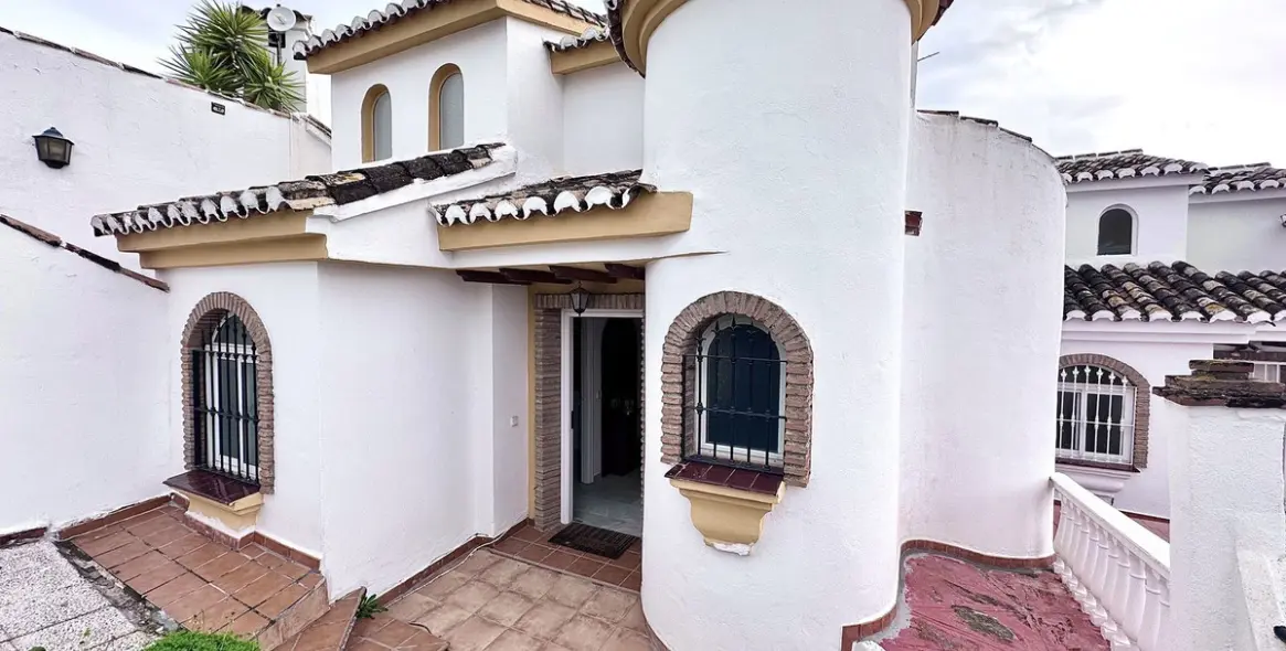 Продажа таунхауса в Calahonda 1