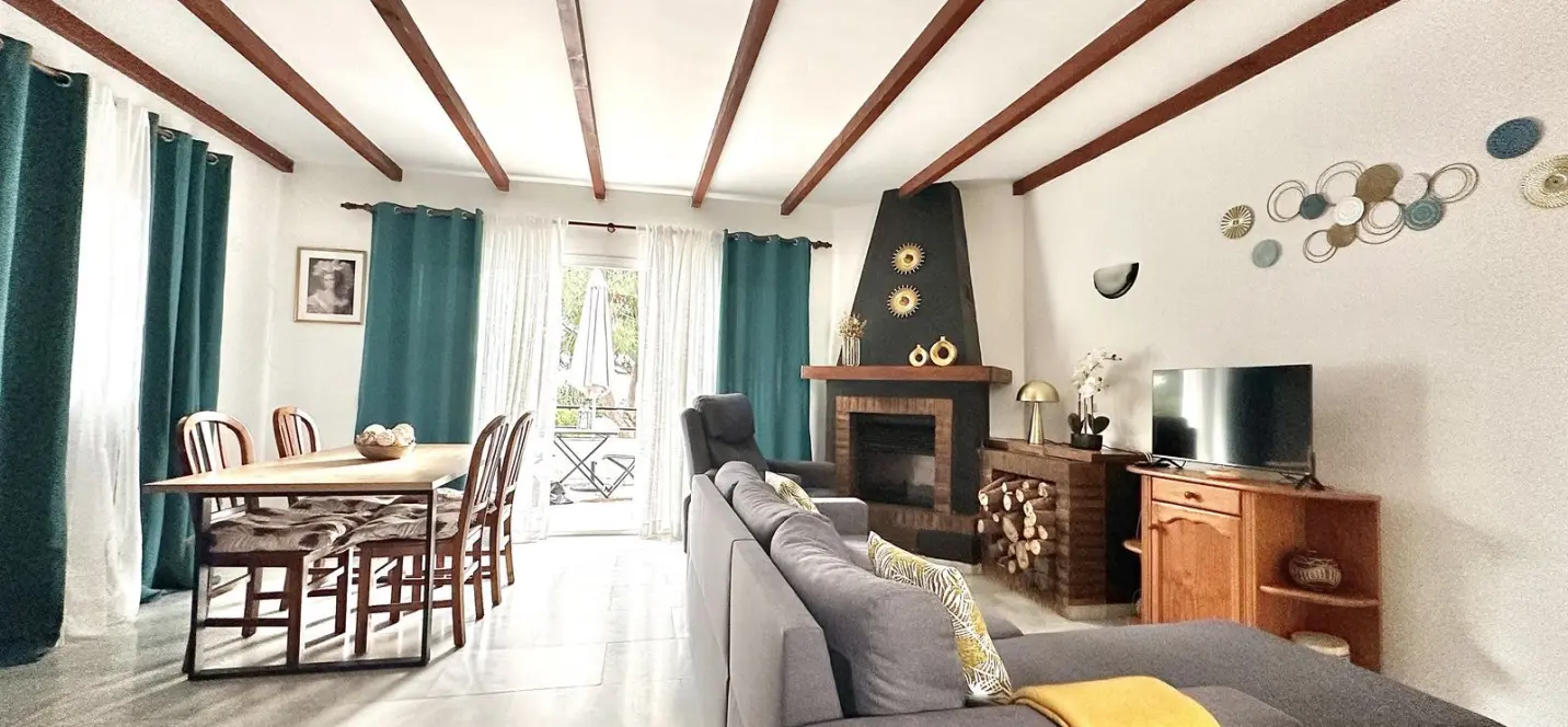 Sale of townhouse in Calahonda 1
