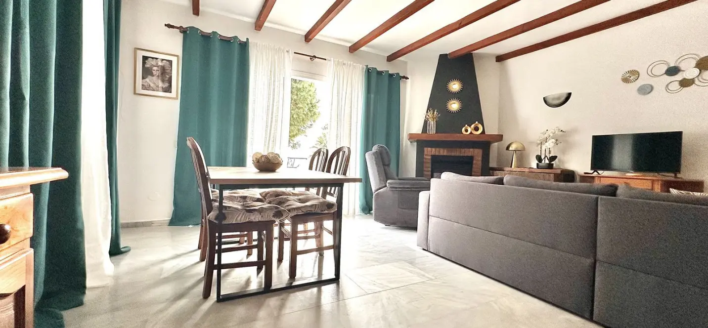 Sale of townhouse in Calahonda 3