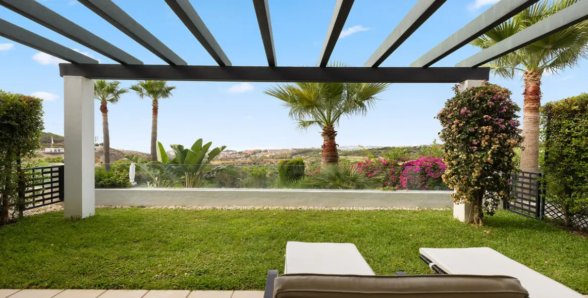 Sale of ground floor apartment in Casares 3