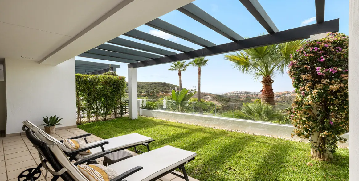 Sale of ground floor apartment in Casares 5