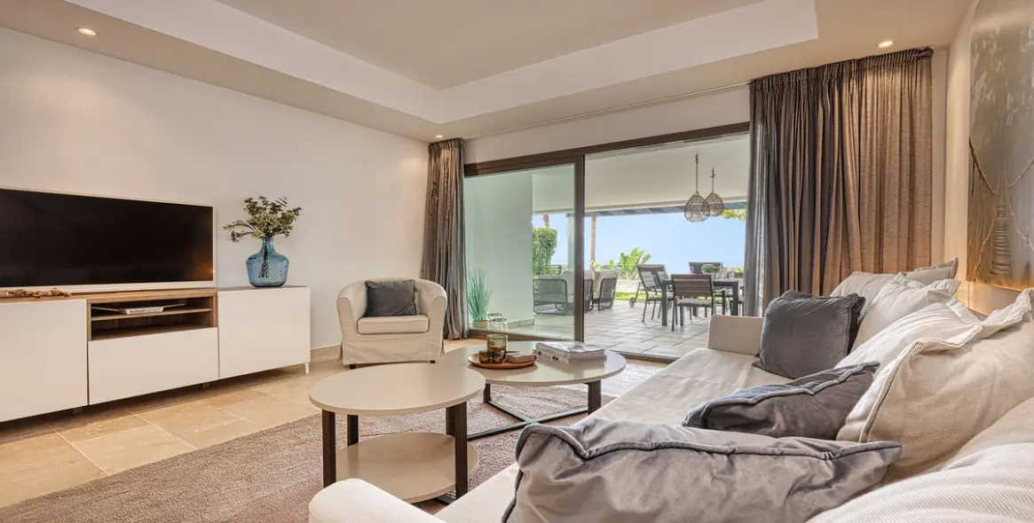 Sale of ground floor apartment in Casares 18