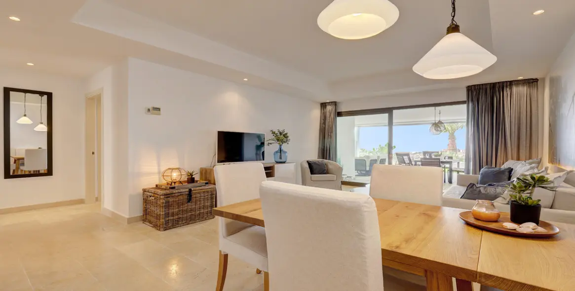 Sale of ground floor apartment in Casares 19