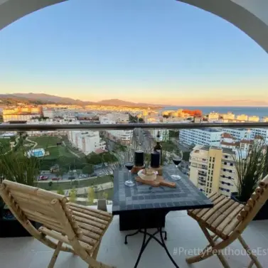 Продажа двухуровневого пентхауса в Estepona